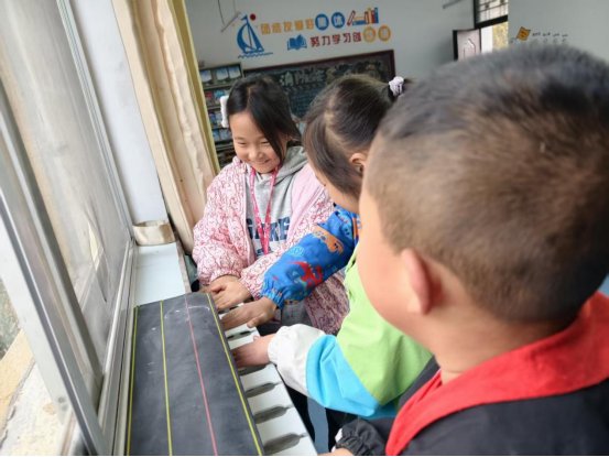 随着立冬后第一股暖流缓缓注入天堂小学