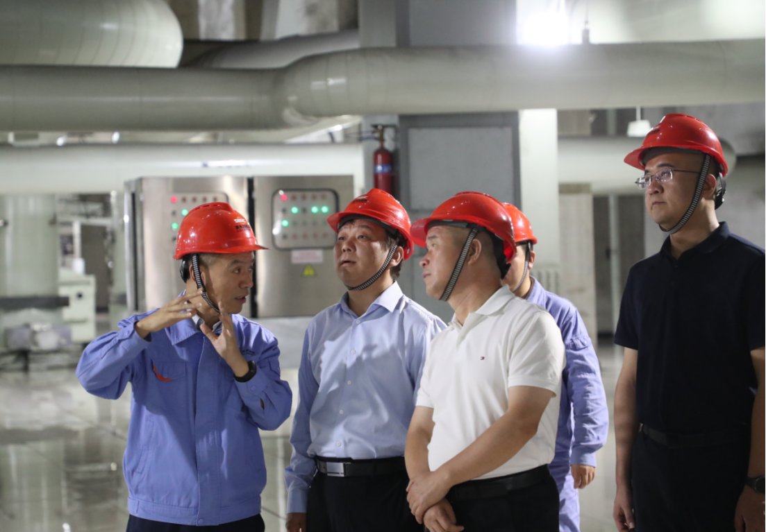 继续了解省国资委社会责任处处长罗屹